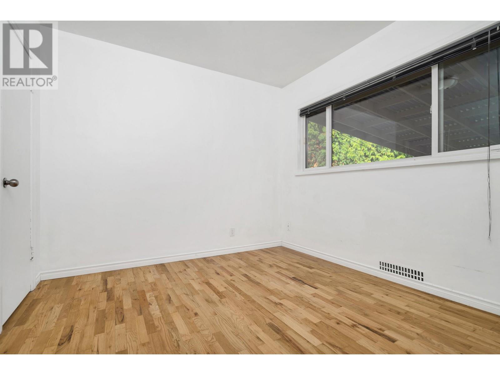 22023 Cliff Avenue, Maple Ridge, British Columbia  V2X 2L3 - Photo 12 - R2822790