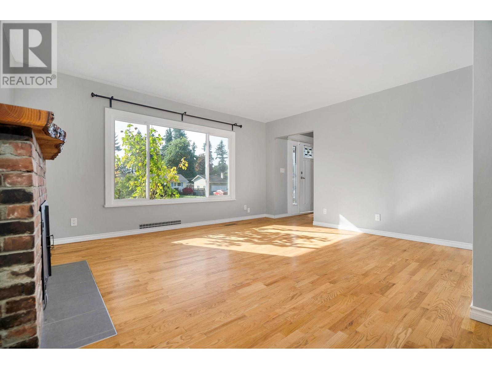 22023 Cliff Avenue, Maple Ridge, British Columbia  V2X 2L3 - Photo 5 - R2822790