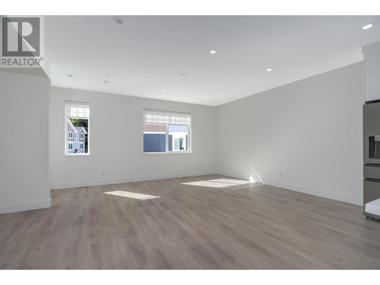 19 23108 Lougheed Highway, Maple Ridge, British Columbia  V2X 2W3 - Photo 2 - R2823628