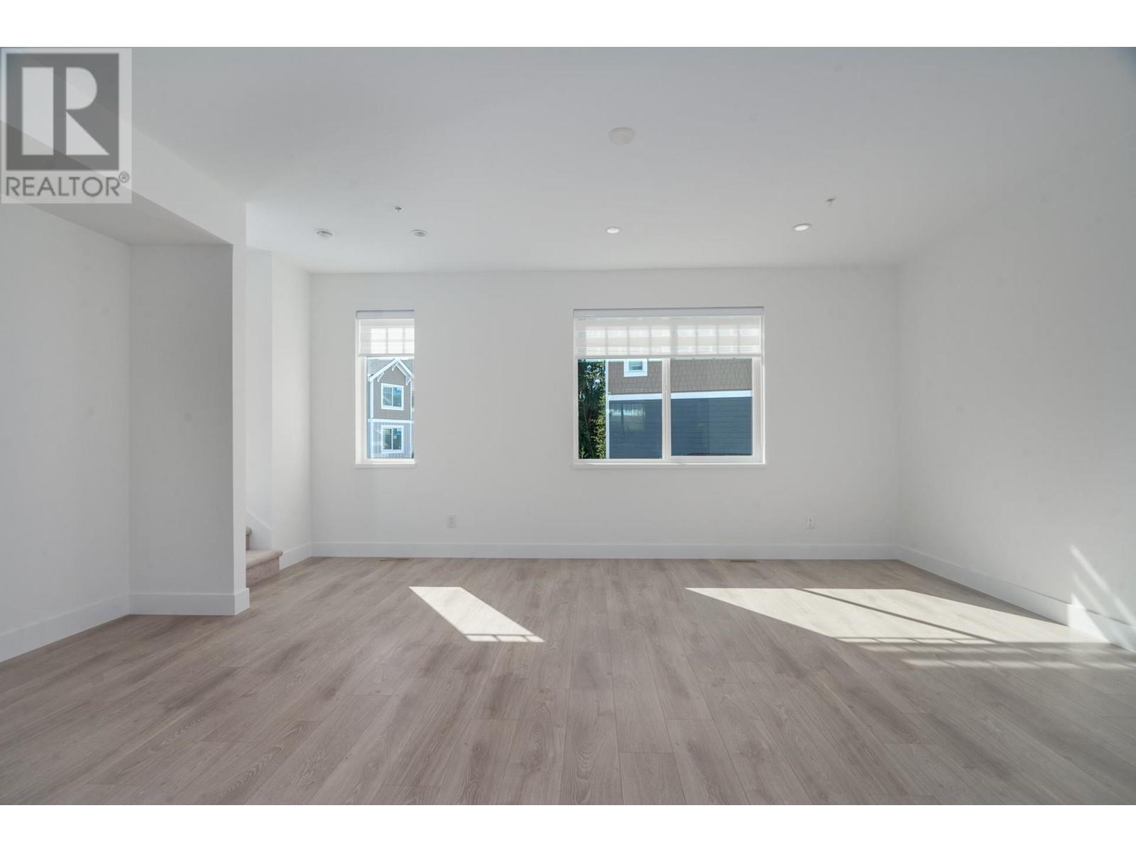 19 23108 Lougheed Highway, Maple Ridge, British Columbia  V2X 2W3 - Photo 3 - R2823628