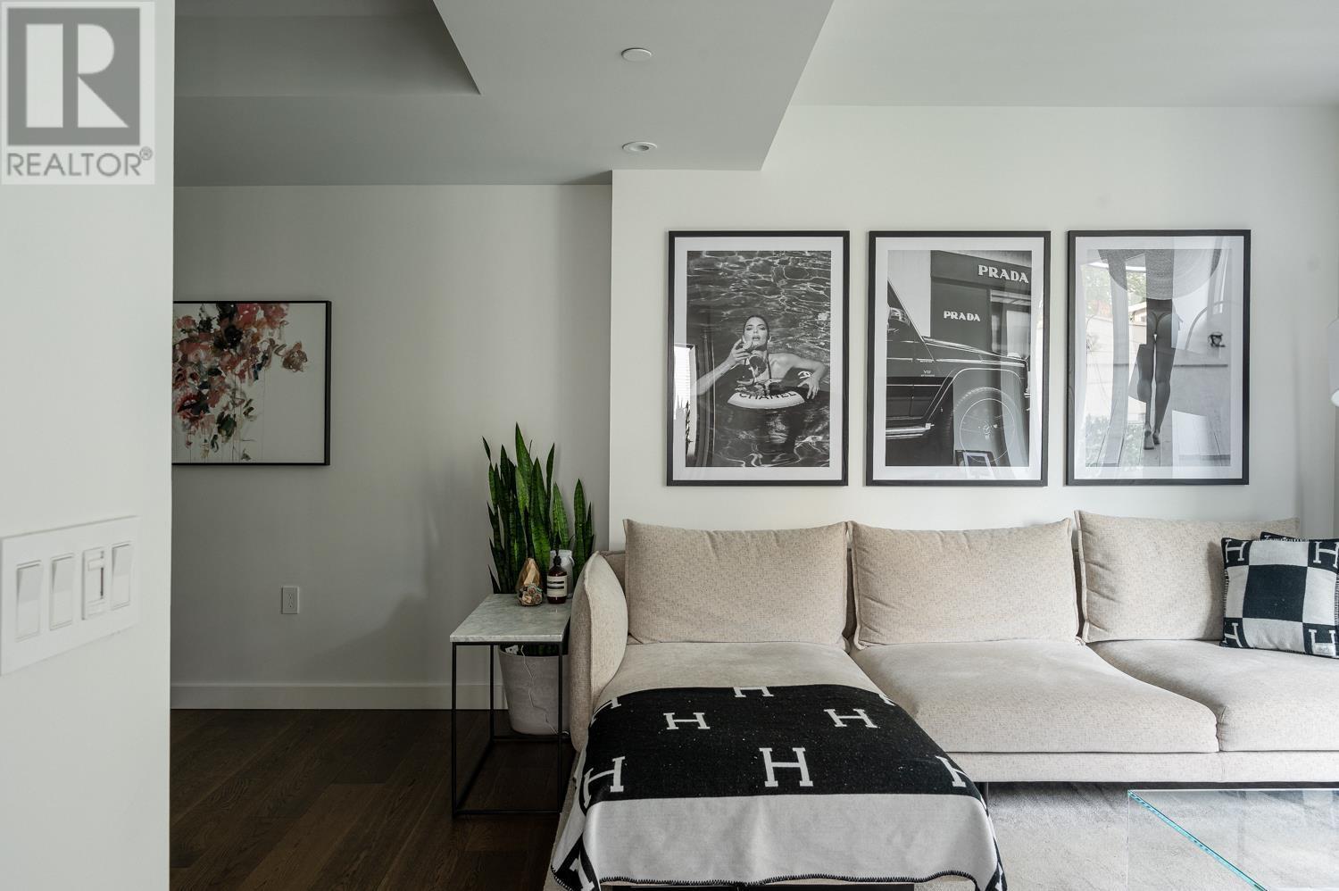 301 1365 Davie Street, Vancouver, British Columbia  V6E 1N5 - Photo 1 - R2823652