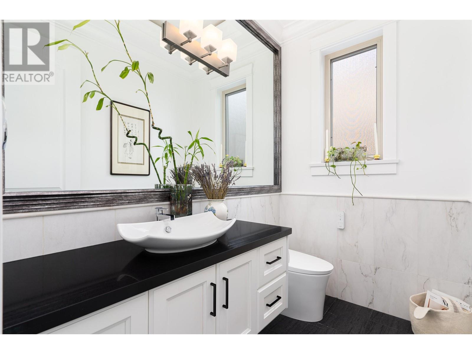 2576 Edgar Crescent, Vancouver, British Columbia  V6L 2G4 - Photo 11 - R2823422