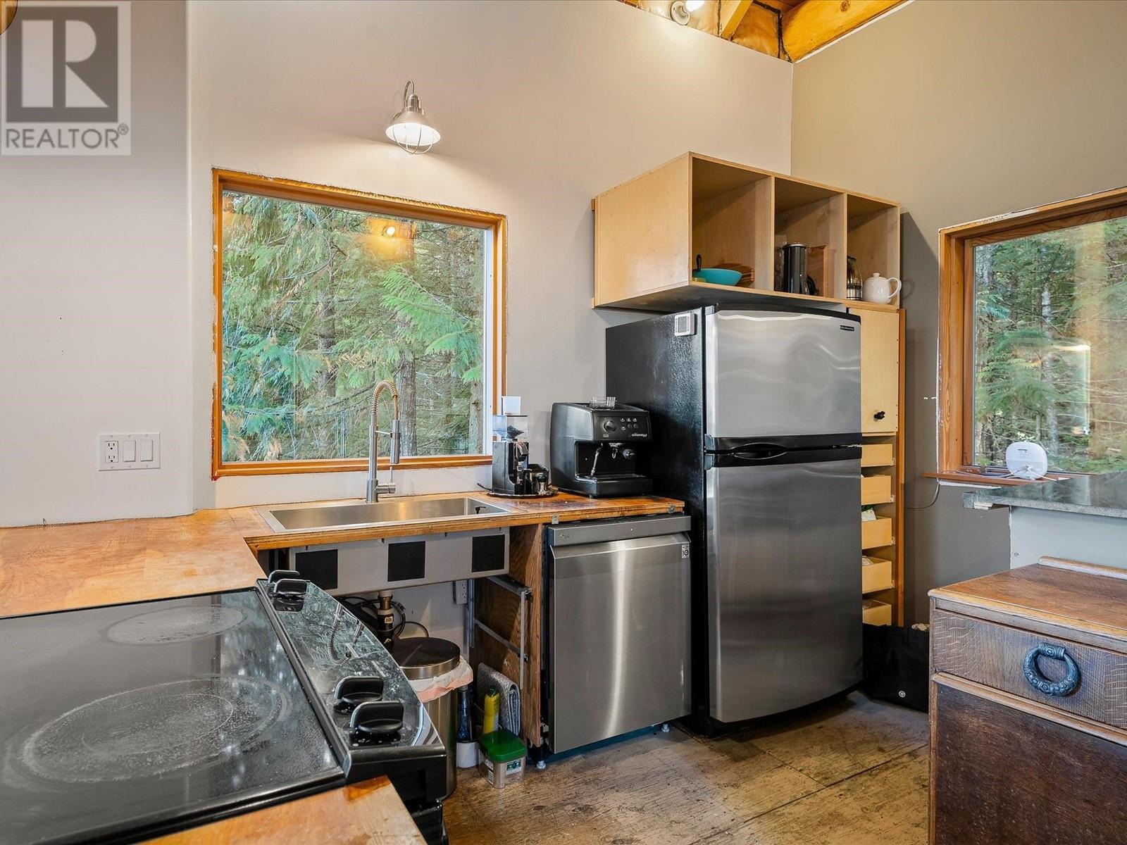 8396 Mountainview Drive, Whistler, British Columbia  V8E 0G3 - Photo 10 - R2823735