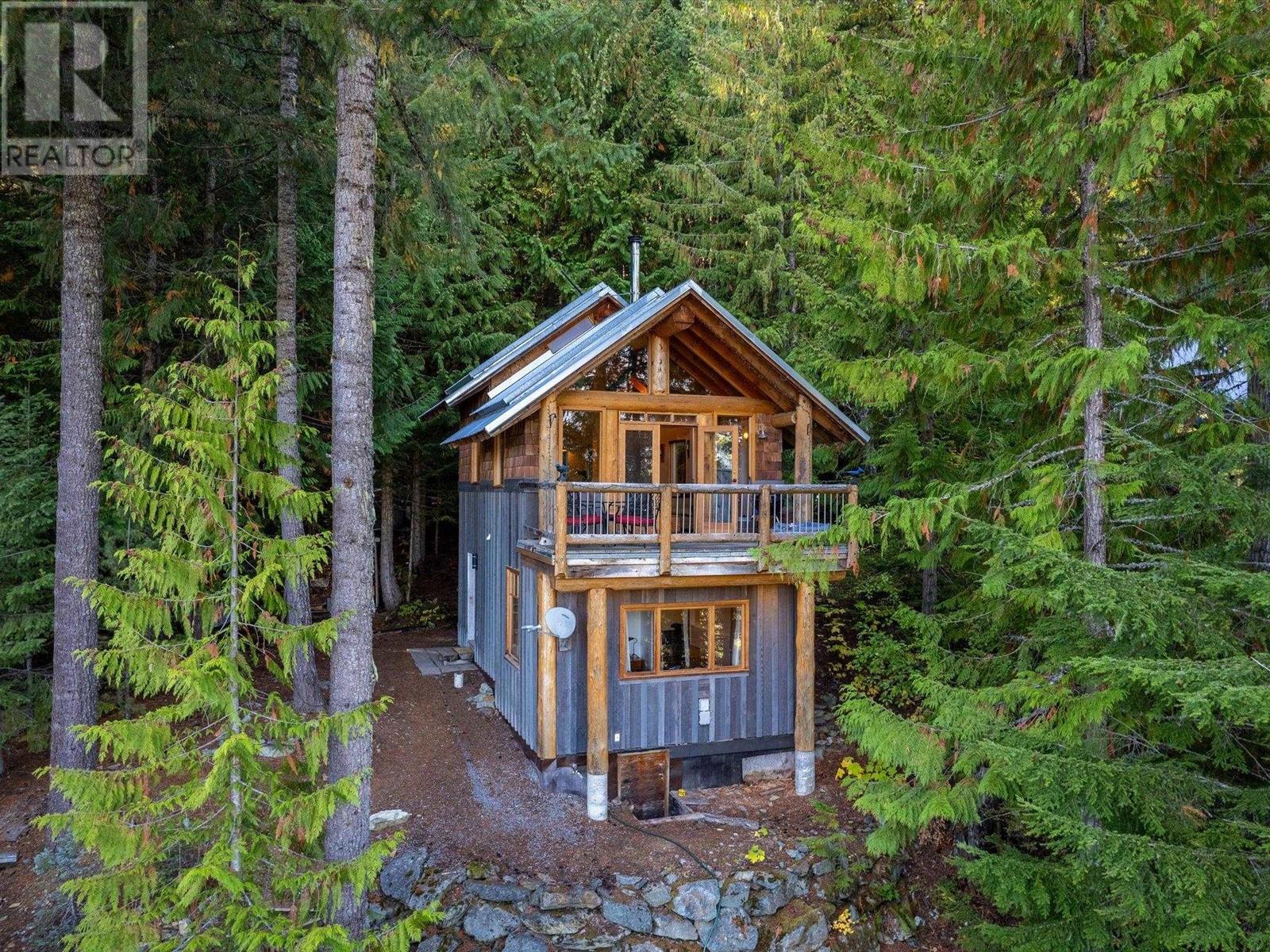 8396 Mountainview Drive, Whistler, British Columbia  V8E 0G3 - Photo 2 - R2823735