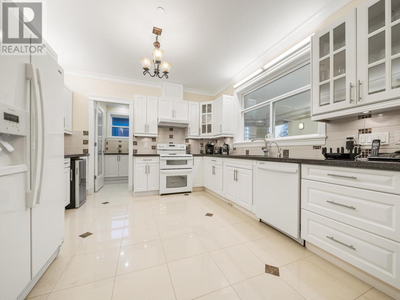 617 E 52nd Avenue, Vancouver, British Columbia  V5X 1G8 - Photo 3 - R2823538