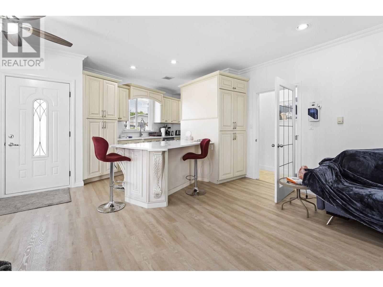 5185 Grafton Court, Burnaby, British Columbia  V5H 1M8 - Photo 4 - R2812457