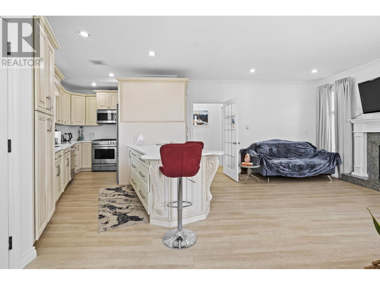 5185 Grafton Court, Burnaby, British Columbia  V5H 1M8 - Photo 5 - R2812457