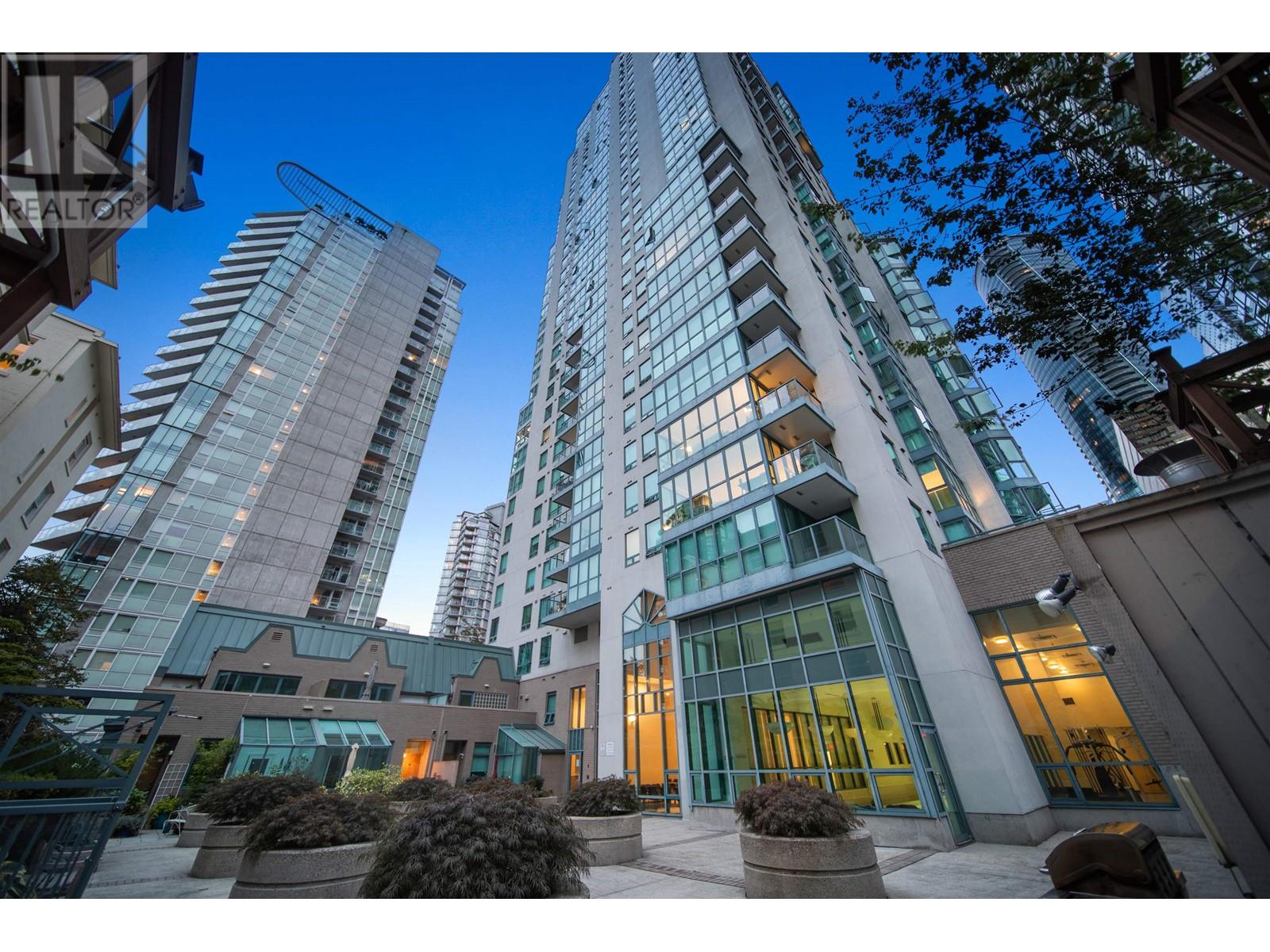 1705 1238 MELVILLE STREET, vancouver, British Columbia