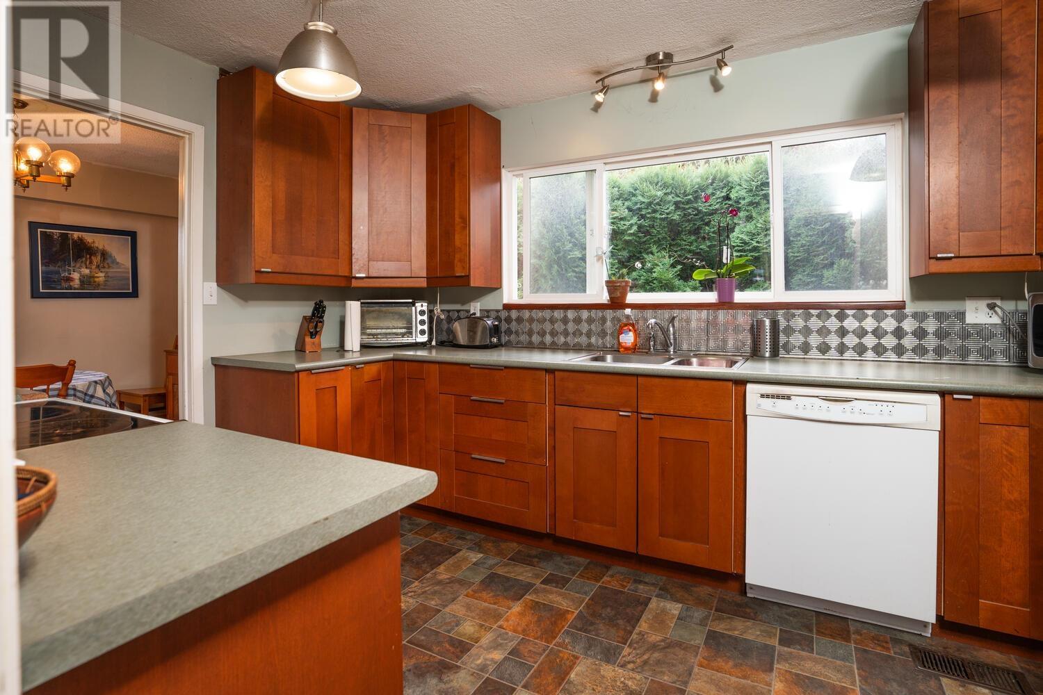 1735 Enderby Avenue, Delta, British Columbia  V4L 1S9 - Photo 5 - R2823765