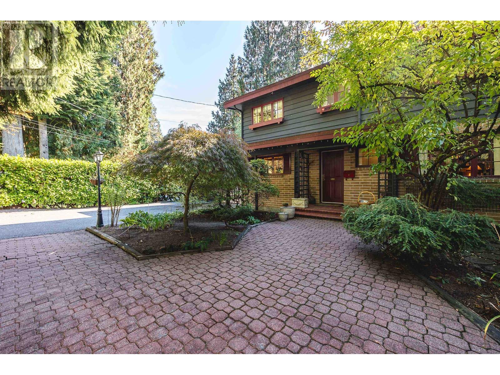 1770 Dansey Avenue, Coquitlam, British Columbia  V3K 3J2 - Photo 2 - R2823804