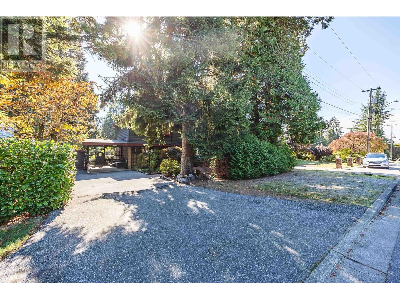1770 Dansey Avenue, Coquitlam, British Columbia  V3K 3J2 - Photo 3 - R2823804