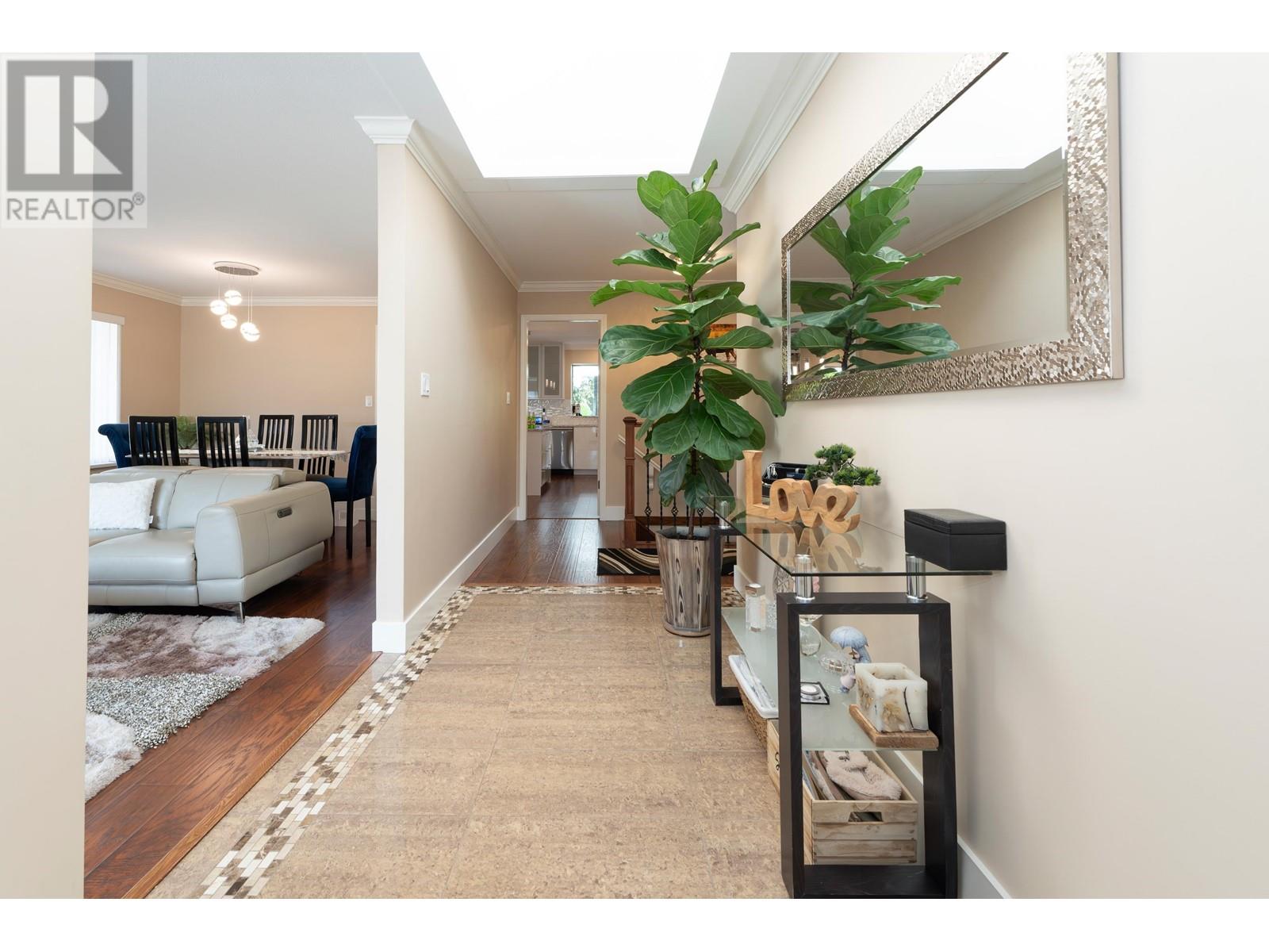 22877 125a Avenue, Maple Ridge, British Columbia  V2X 0N3 - Photo 3 - R2823819