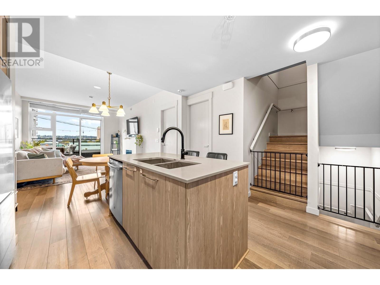 1015 Quebec Street, New Westminster, British Columbia  V3M 0M3 - Photo 2 - R2823636