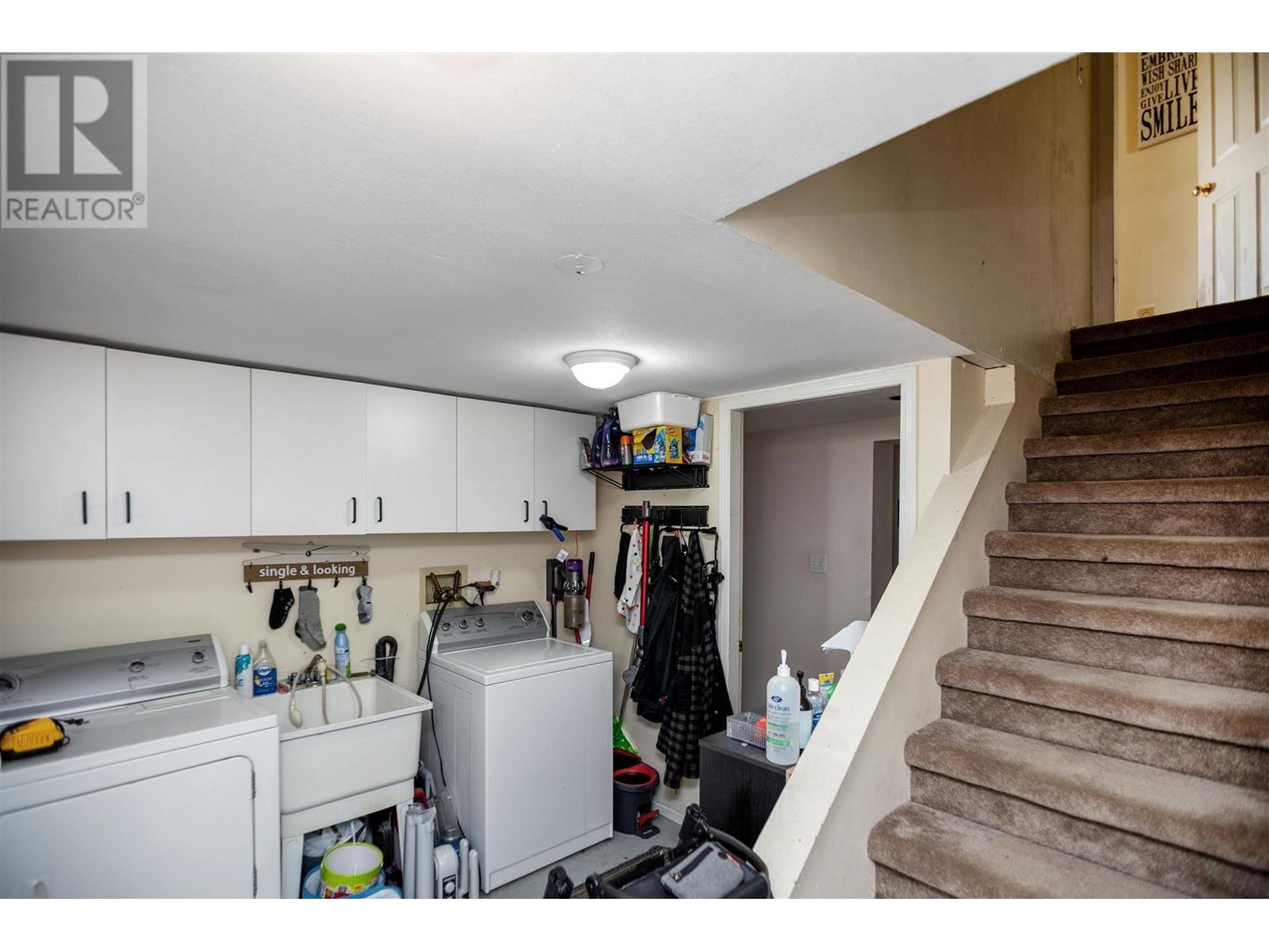 4355 Winnifred Street, Burnaby, British Columbia  V5J 2S7 - Photo 11 - R2823021