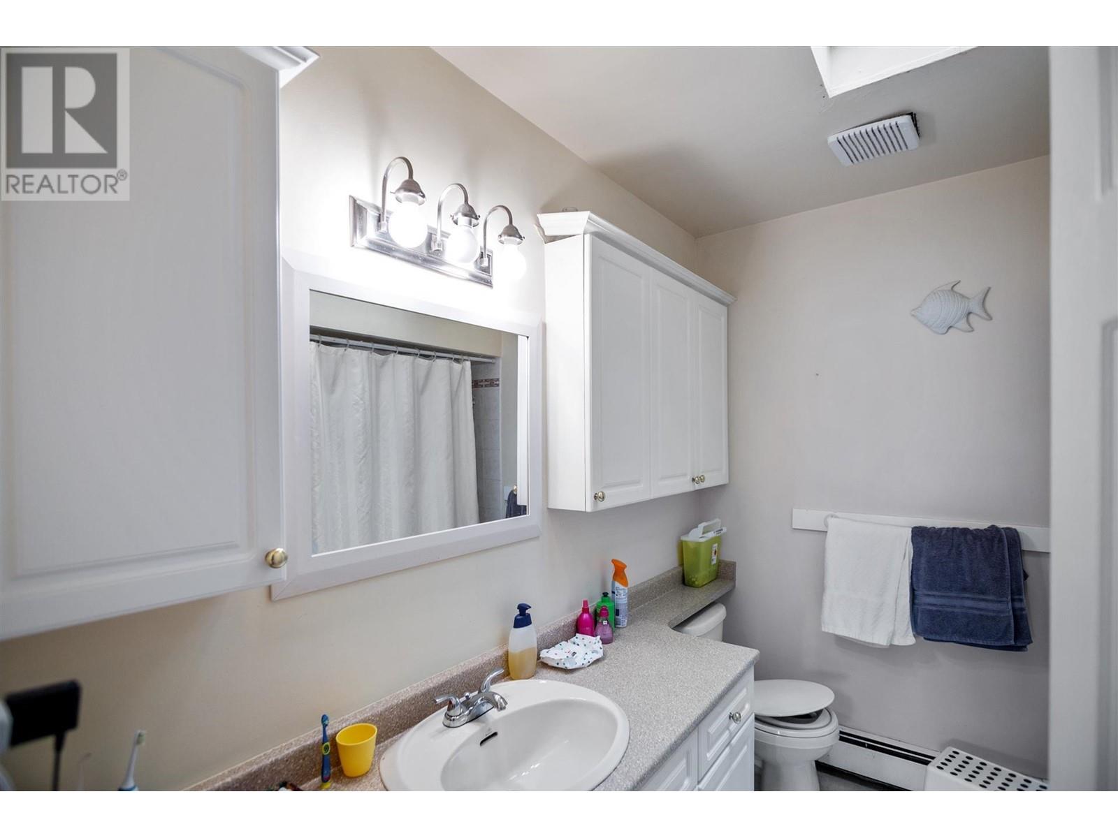 4355 Winnifred Street, Burnaby, British Columbia  V5J 2S7 - Photo 10 - R2823021