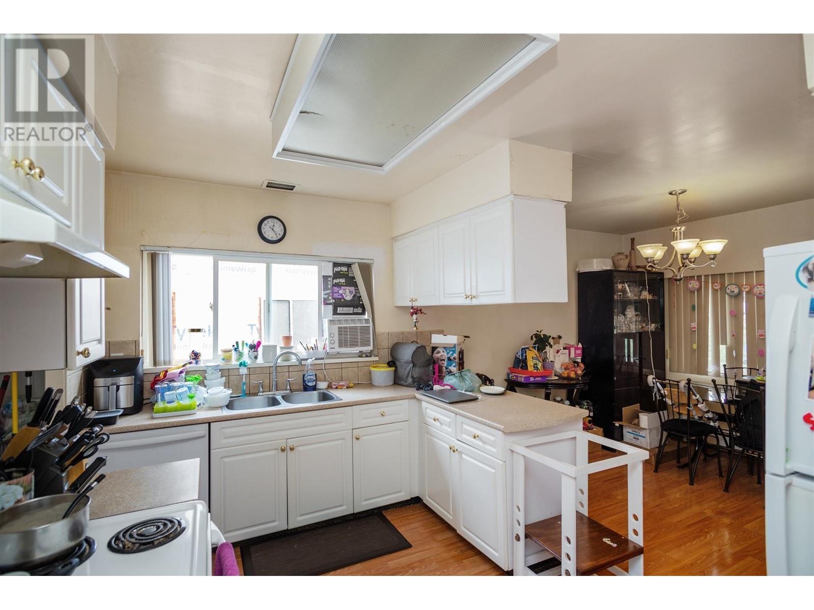 4355 Winnifred Street, Burnaby, British Columbia  V5J 2S7 - Photo 6 - R2823021
