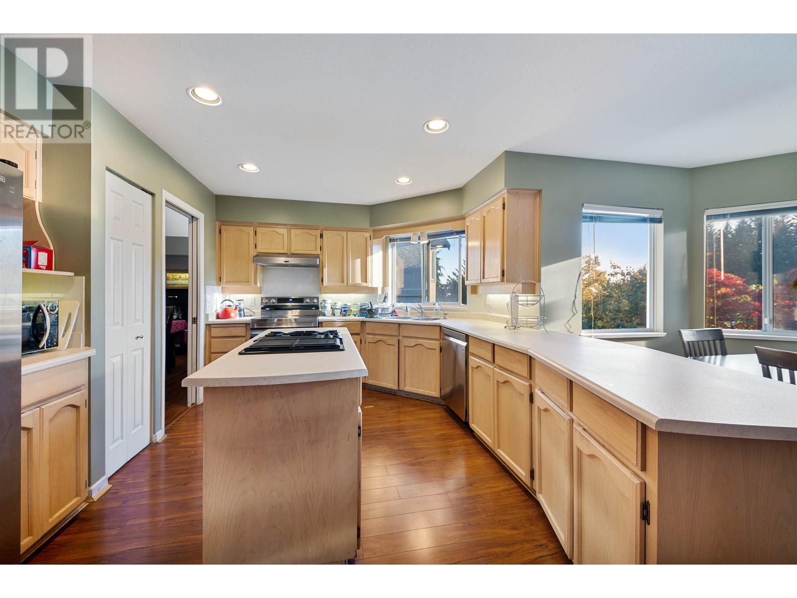 1568 Wintergreen Place, Coquitlam, British Columbia  V3E 2V5 - Photo 8 - R2823686