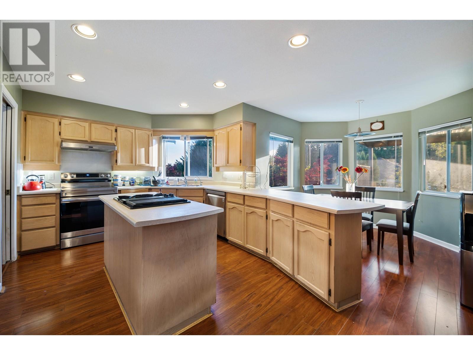 1568 Wintergreen Place, Coquitlam, British Columbia  V3E 2V5 - Photo 7 - R2823686