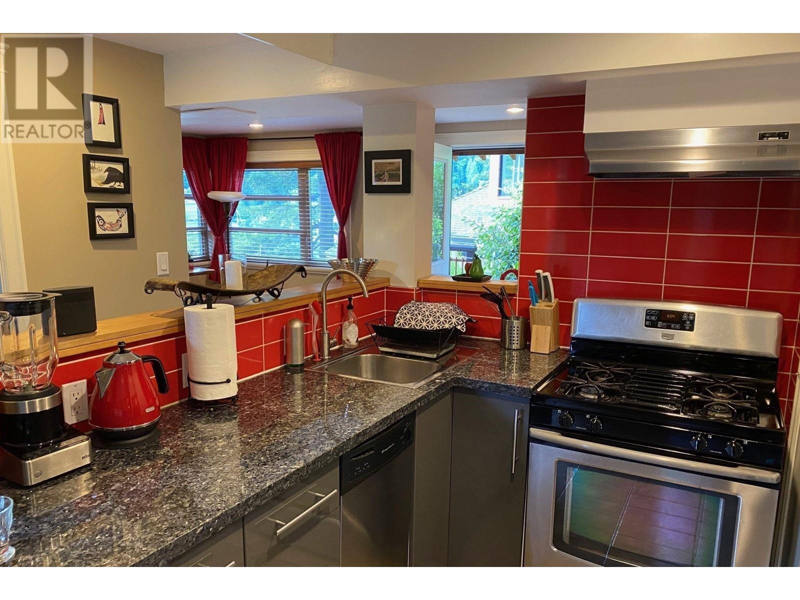 2094 Parkside Lane, North Vancouver, British Columbia  V7G 1X5 - Photo 32 - R2823503