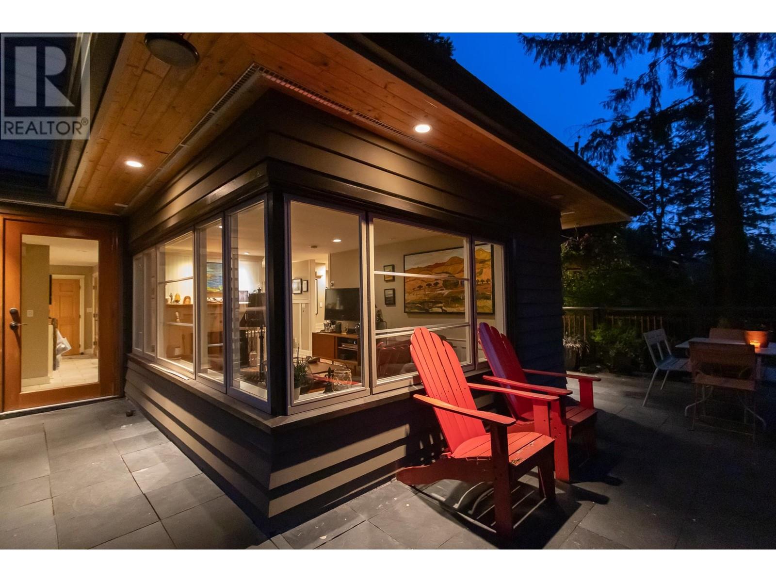 2094 Parkside Lane, North Vancouver, British Columbia  V7G 1X5 - Photo 8 - R2823503