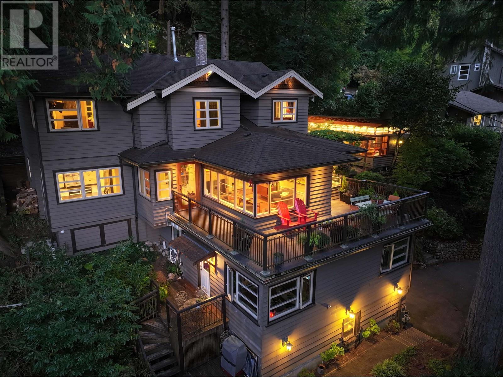 2094 PARKSIDE LANE, north vancouver, British Columbia