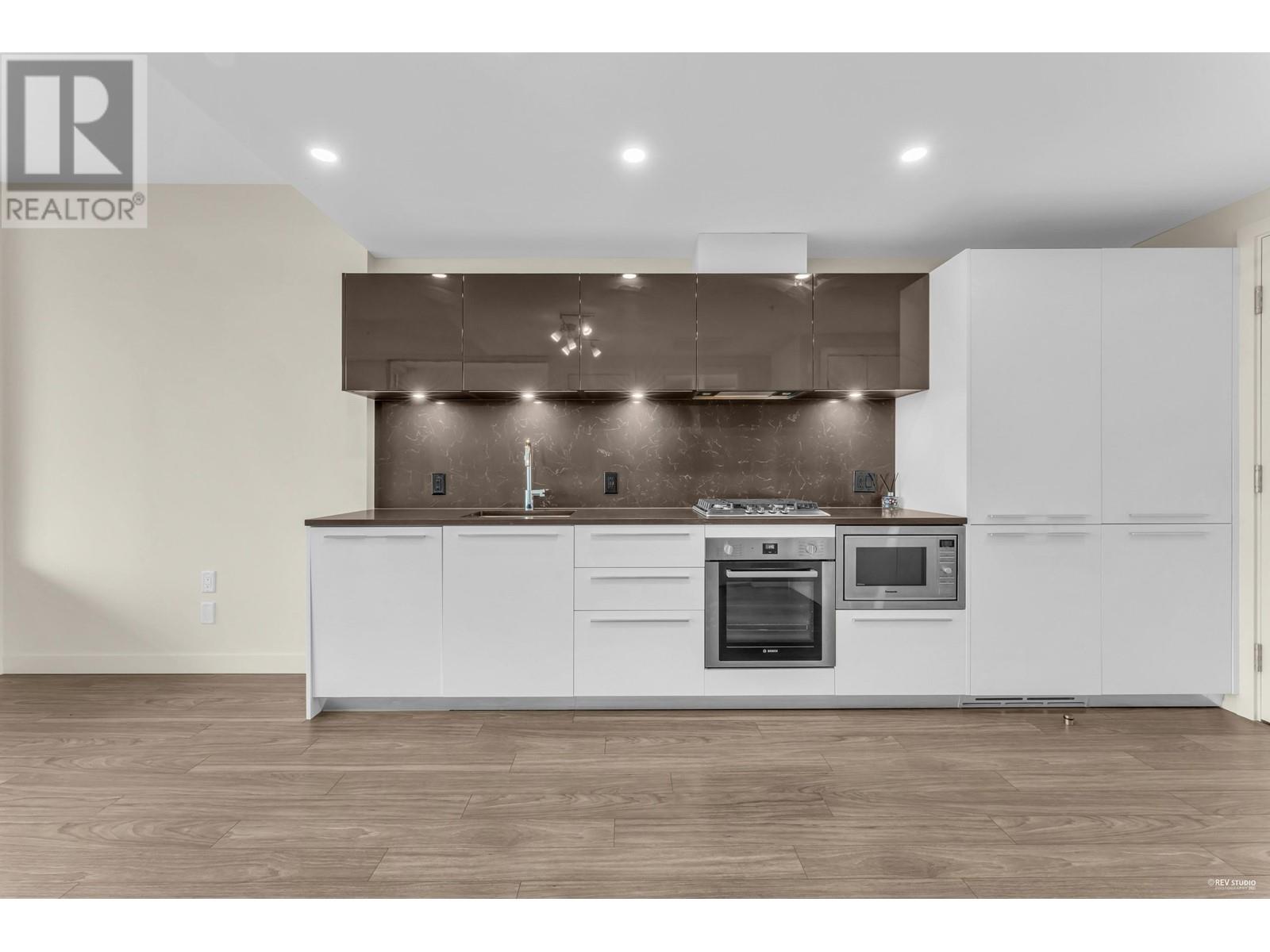 2301 6383 Mckay Avenue, Burnaby, British Columbia  V5H 0H8 - Photo 2 - R2823571