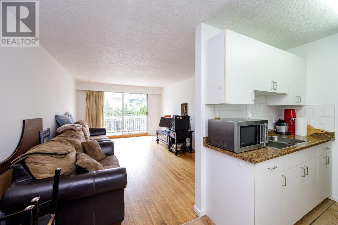 205 135 W 21st Street, North Vancouver, British Columbia  V7M 1Z2 - Photo 10 - R2823906
