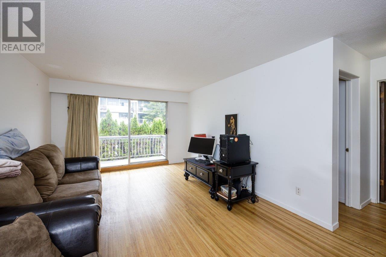 205 135 W 21st Street, North Vancouver, British Columbia  V7M 1Z2 - Photo 5 - R2823906