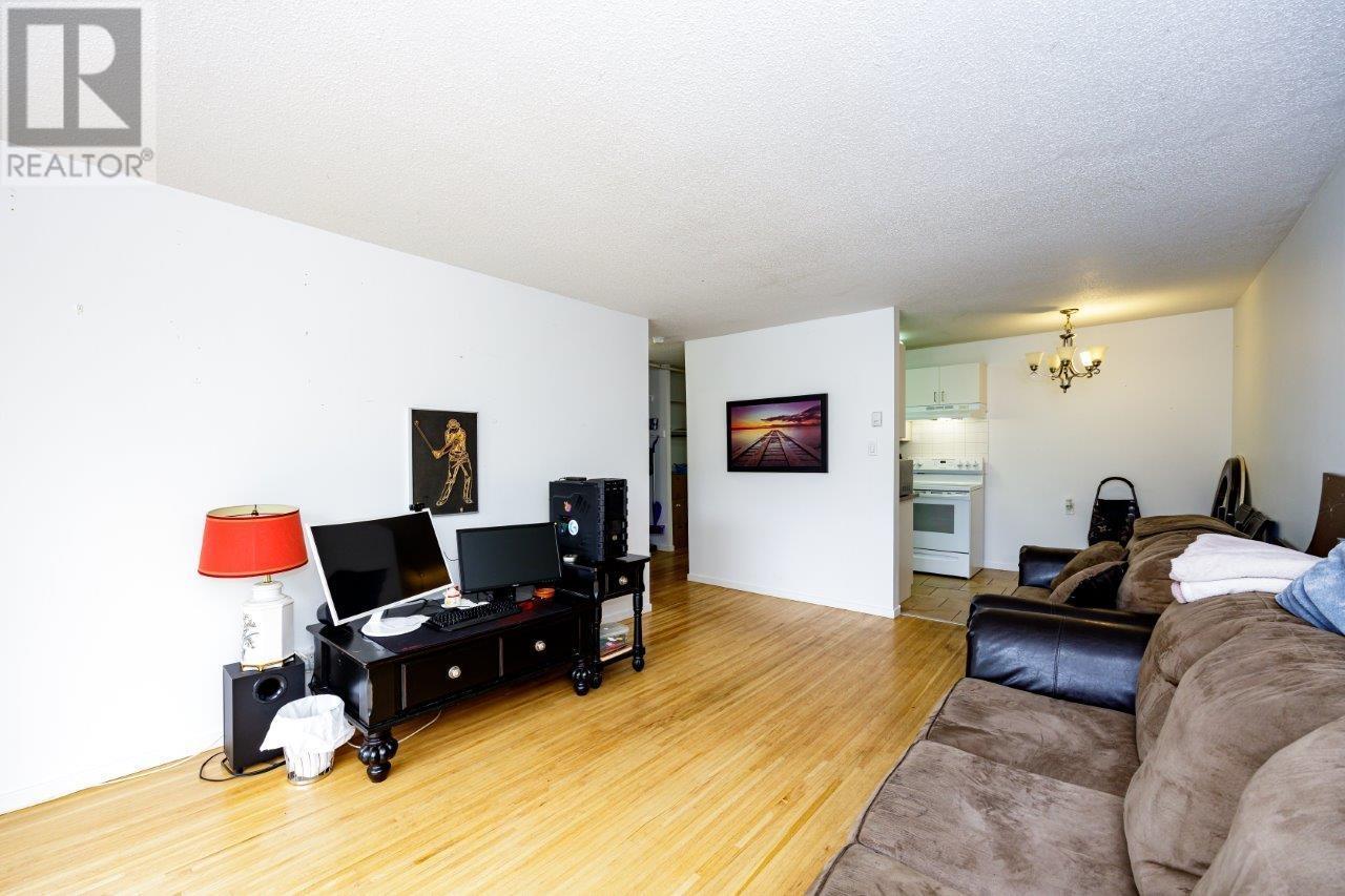 205 135 W 21st Street, North Vancouver, British Columbia  V7M 1Z2 - Photo 6 - R2823906