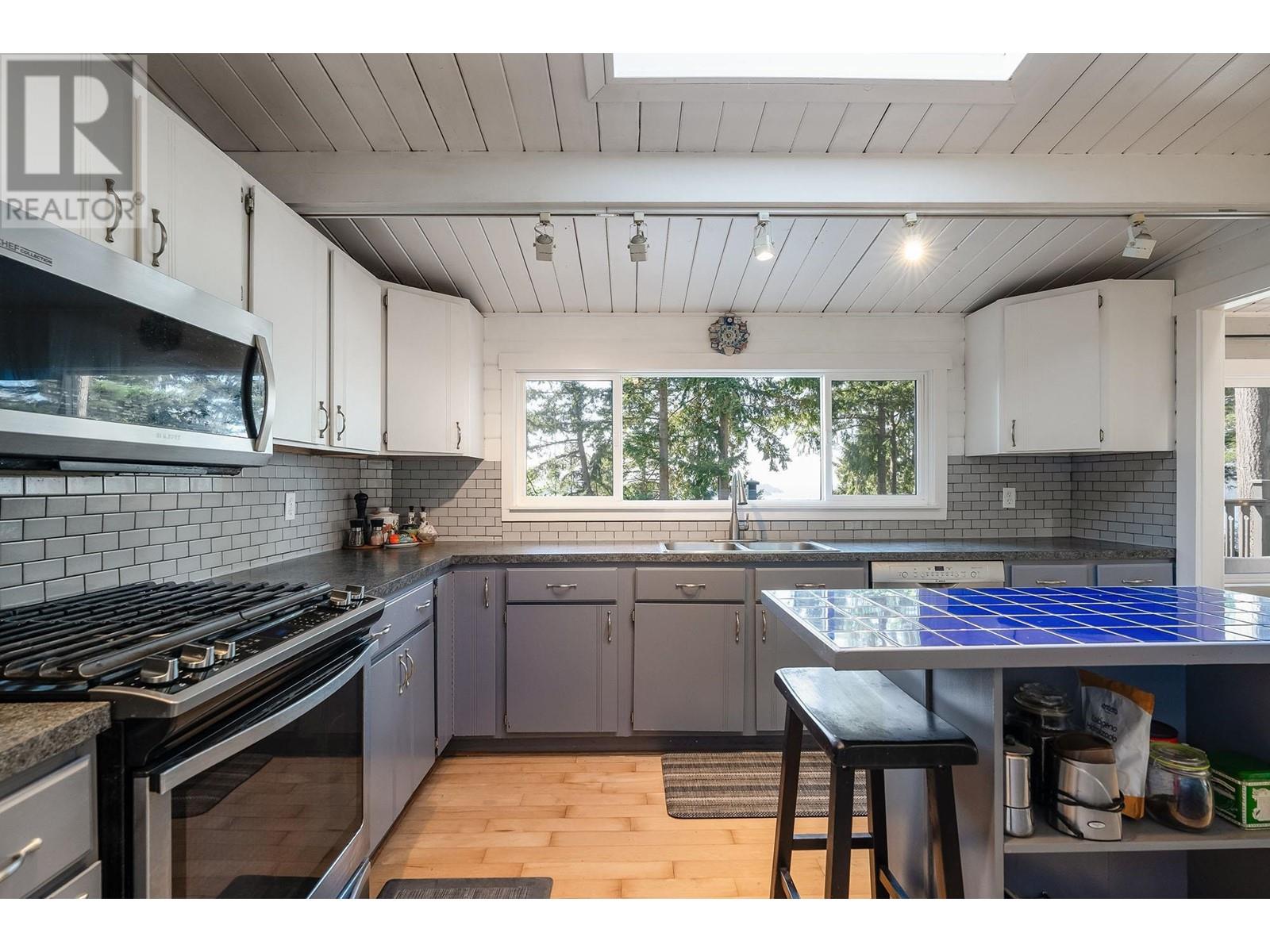 983 Privateer Road, Bowen Island, British Columbia  V0N 1G2 - Photo 11 - R2813759