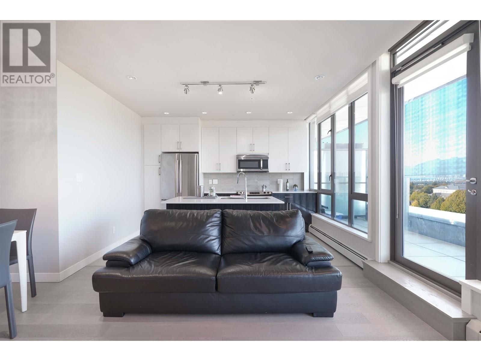 Ph3 2689 Kingsway, Vancouver, British Columbia  V5R 0C3 - Photo 3 - R2823948