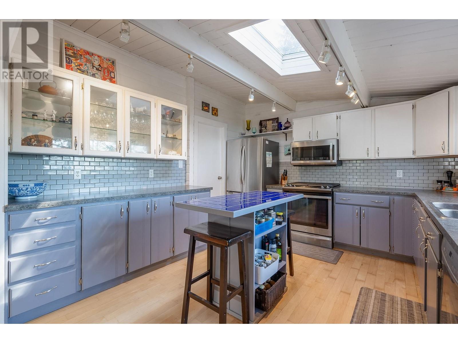 983 Privateer Road, Bowen Island, British Columbia  V0N 1G2 - Photo 12 - R2813759
