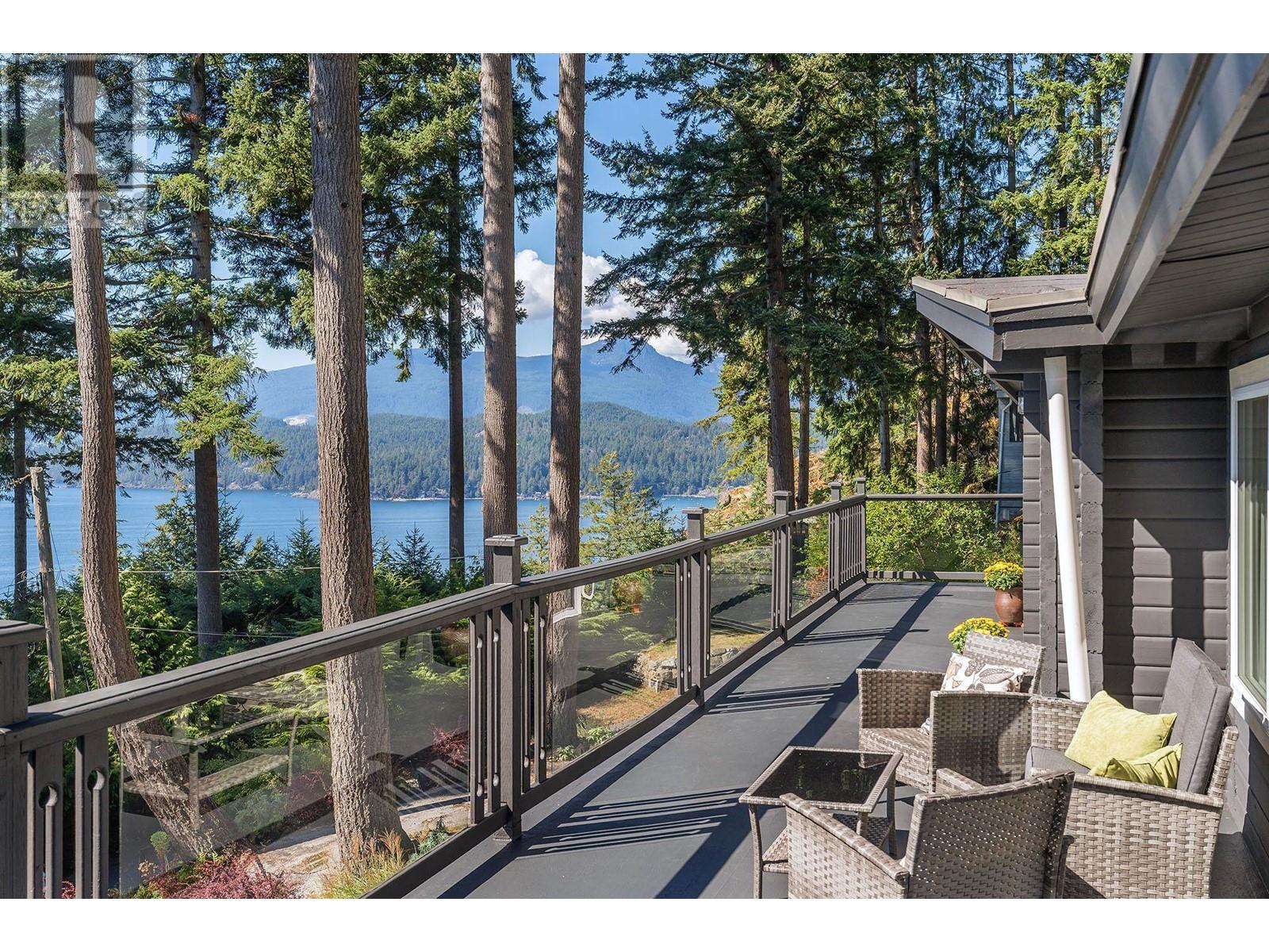 983 PRIVATEER ROAD, bowen island, British Columbia