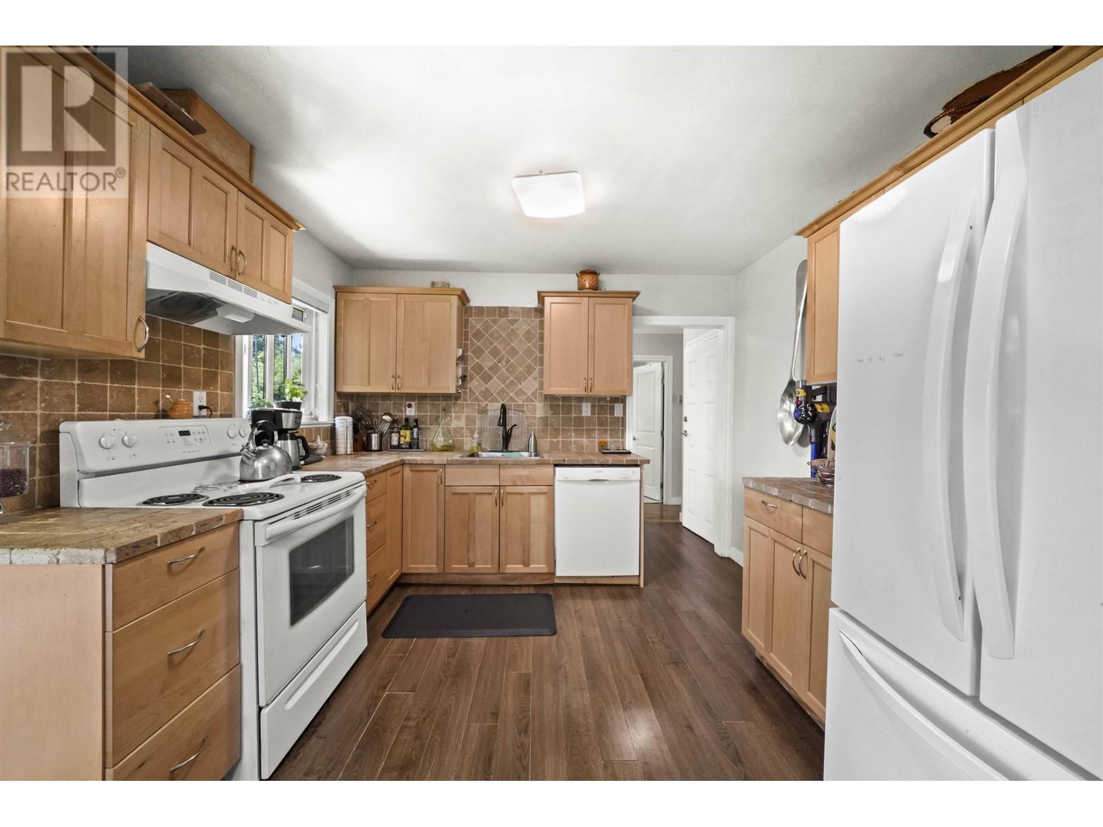 908 Lillian Street, Coquitlam, British Columbia  V3J 5C4 - Photo 17 - R2823858