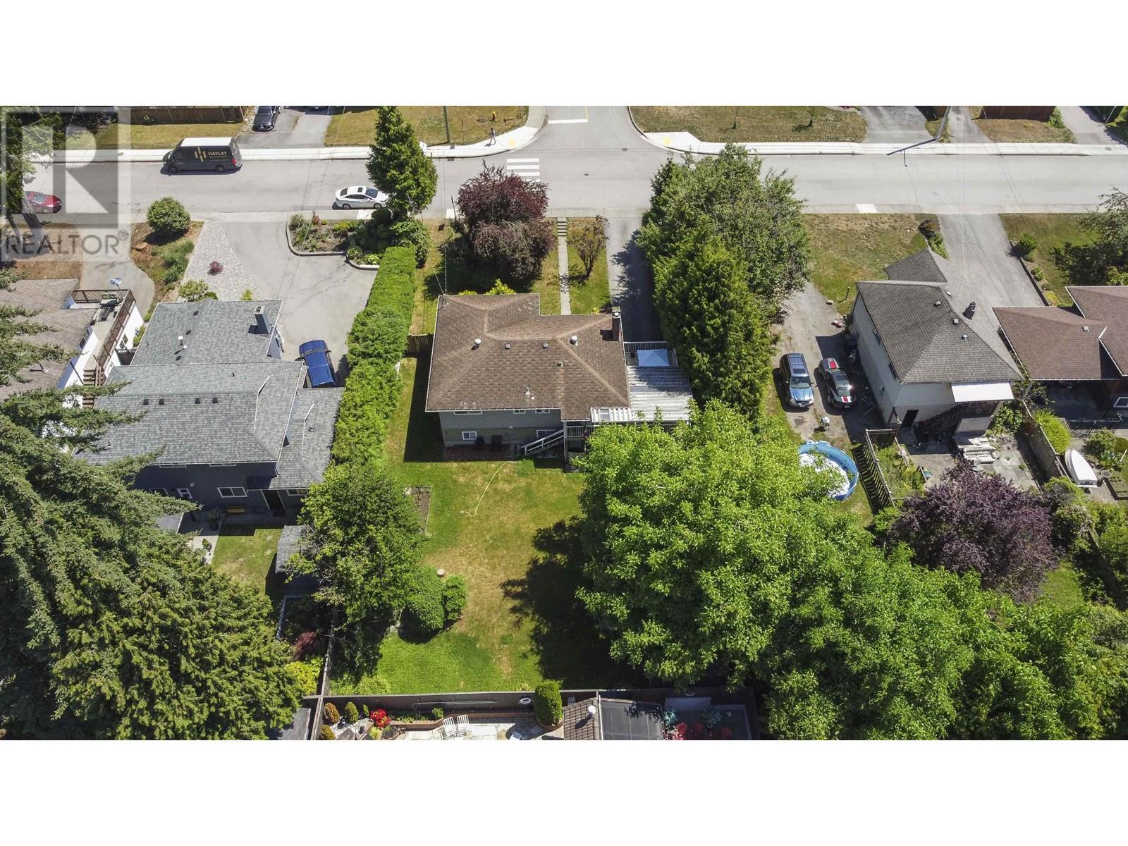 908 Lillian Street, Coquitlam, British Columbia  V3J 5C4 - Photo 33 - R2823858