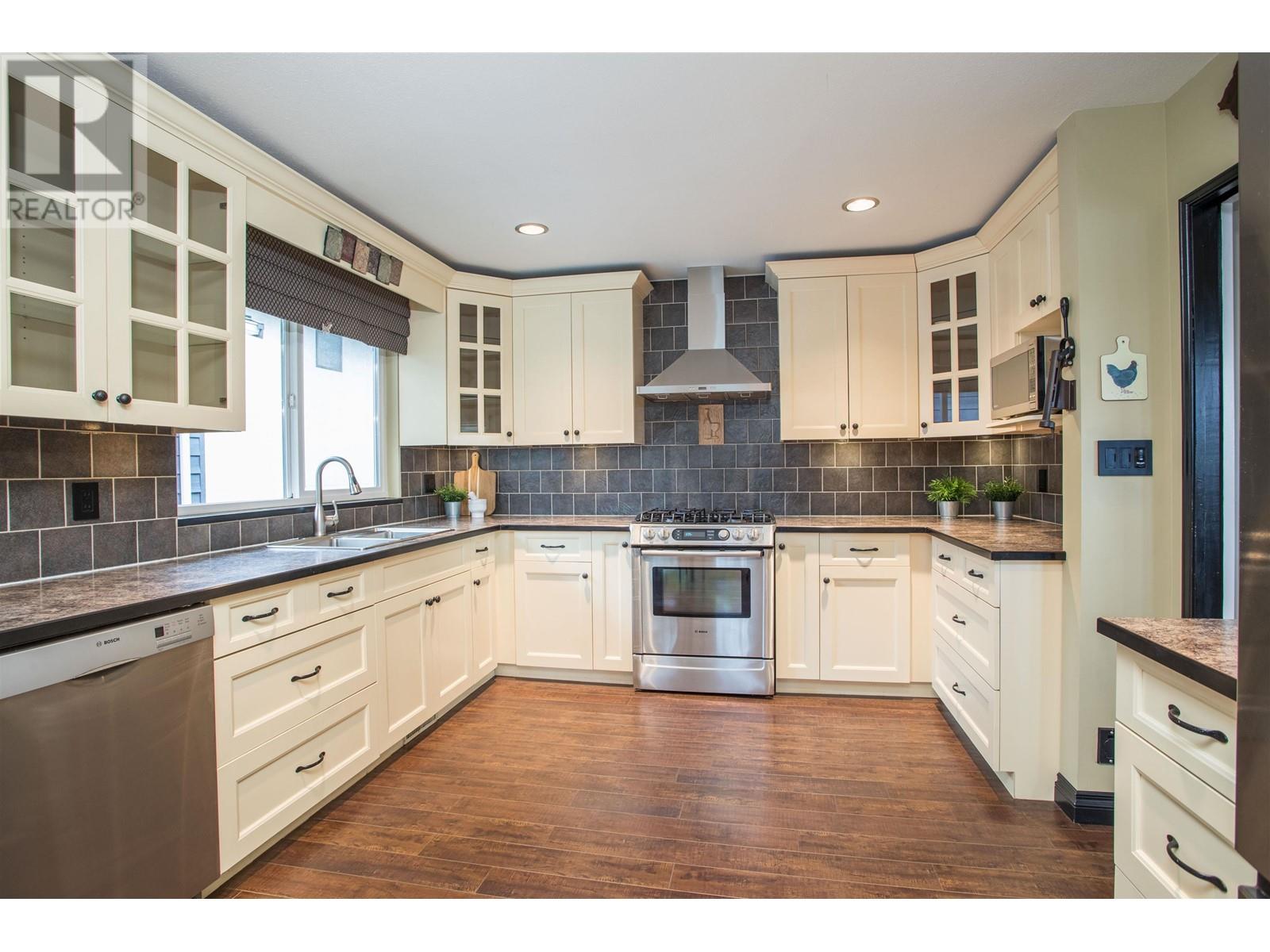 1321 Eastern Drive, Port Coquitlam, British Columbia  V3C 4J3 - Photo 4 - R2823872