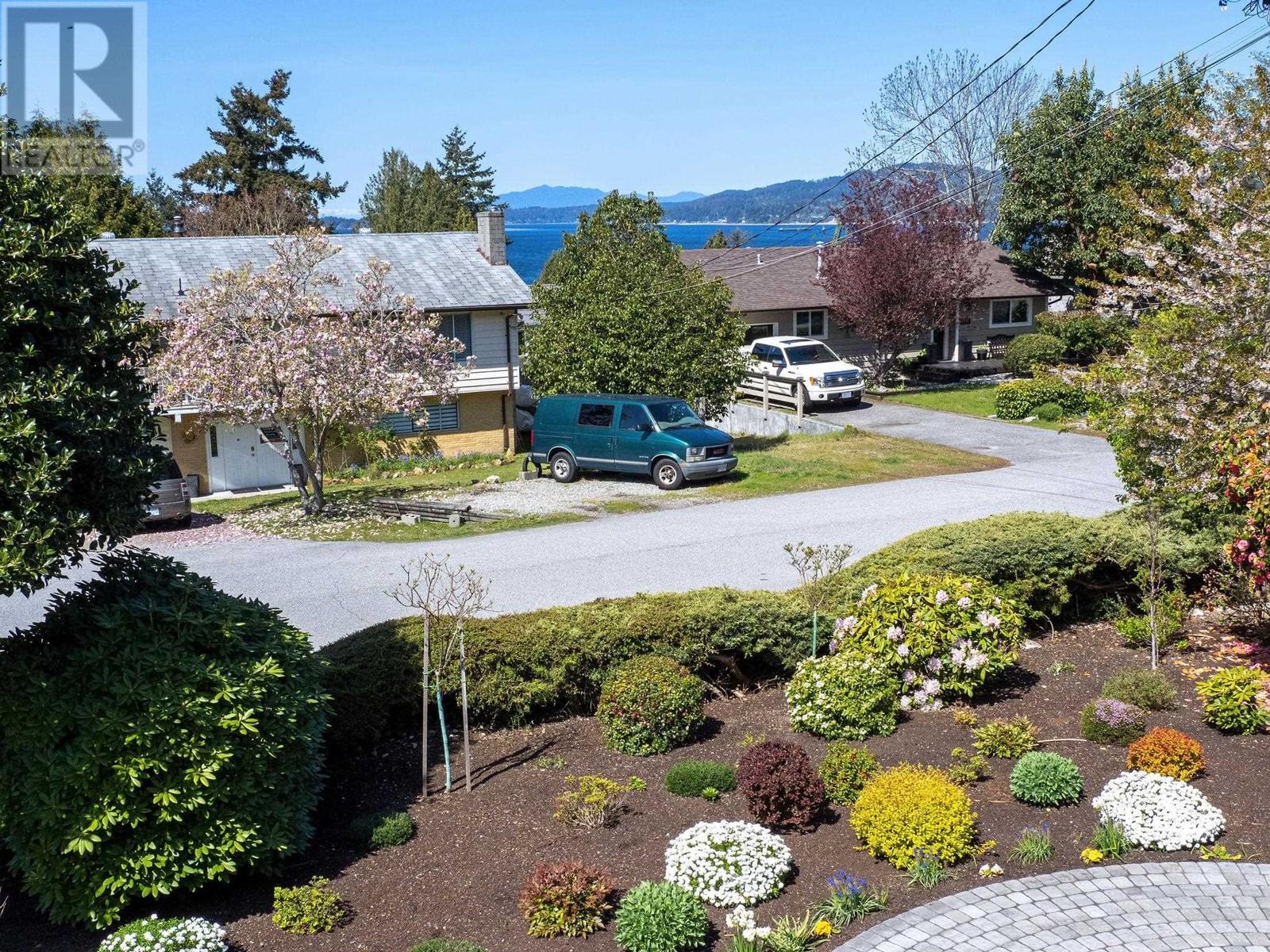 4764 Fir Road, Sechelt, British Columbia  V7Z 0B4 - Photo 13 - R2823938