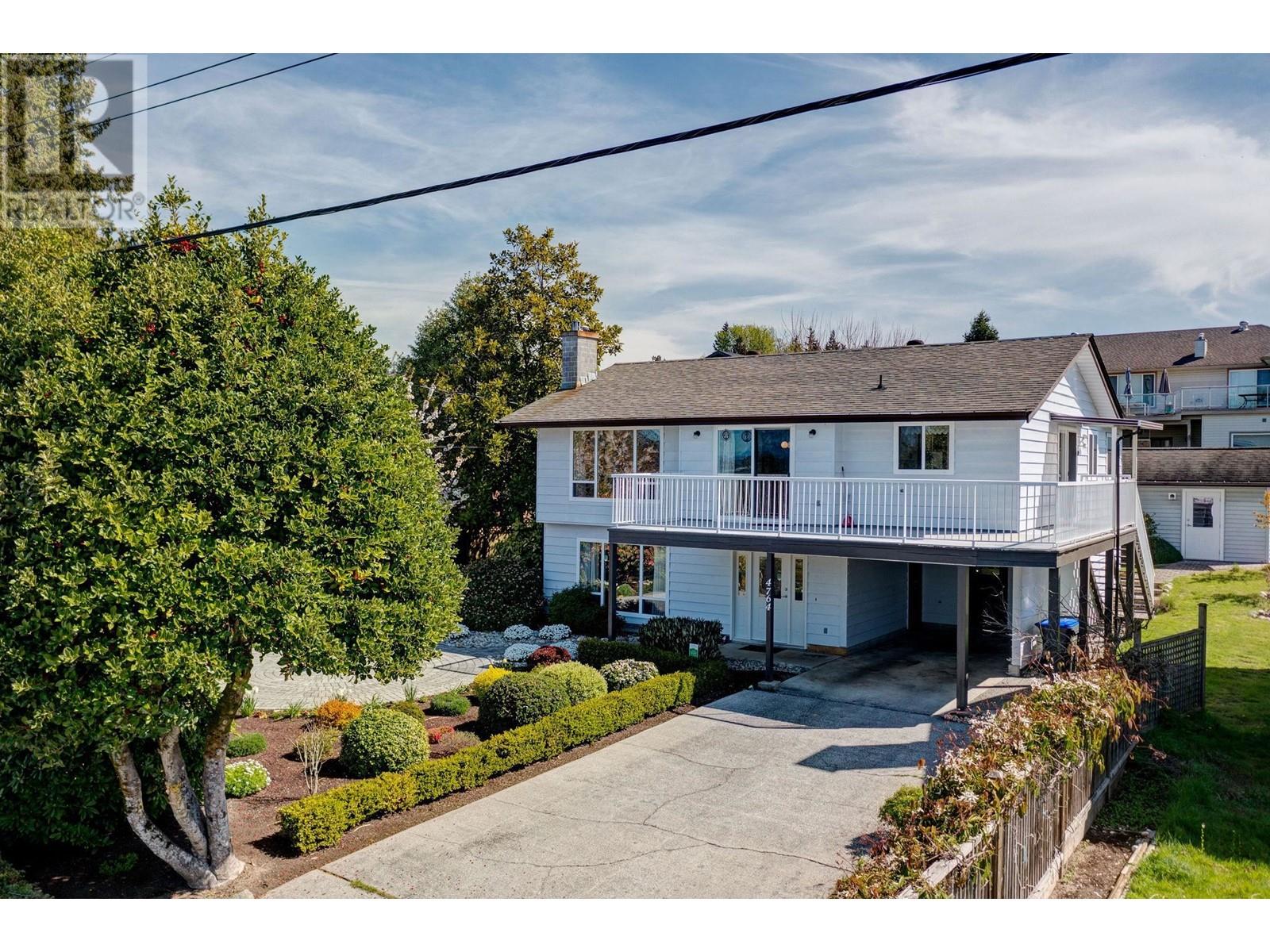 4764 Fir Road, Sechelt, British Columbia  V7Z 0B4 - Photo 2 - R2823938