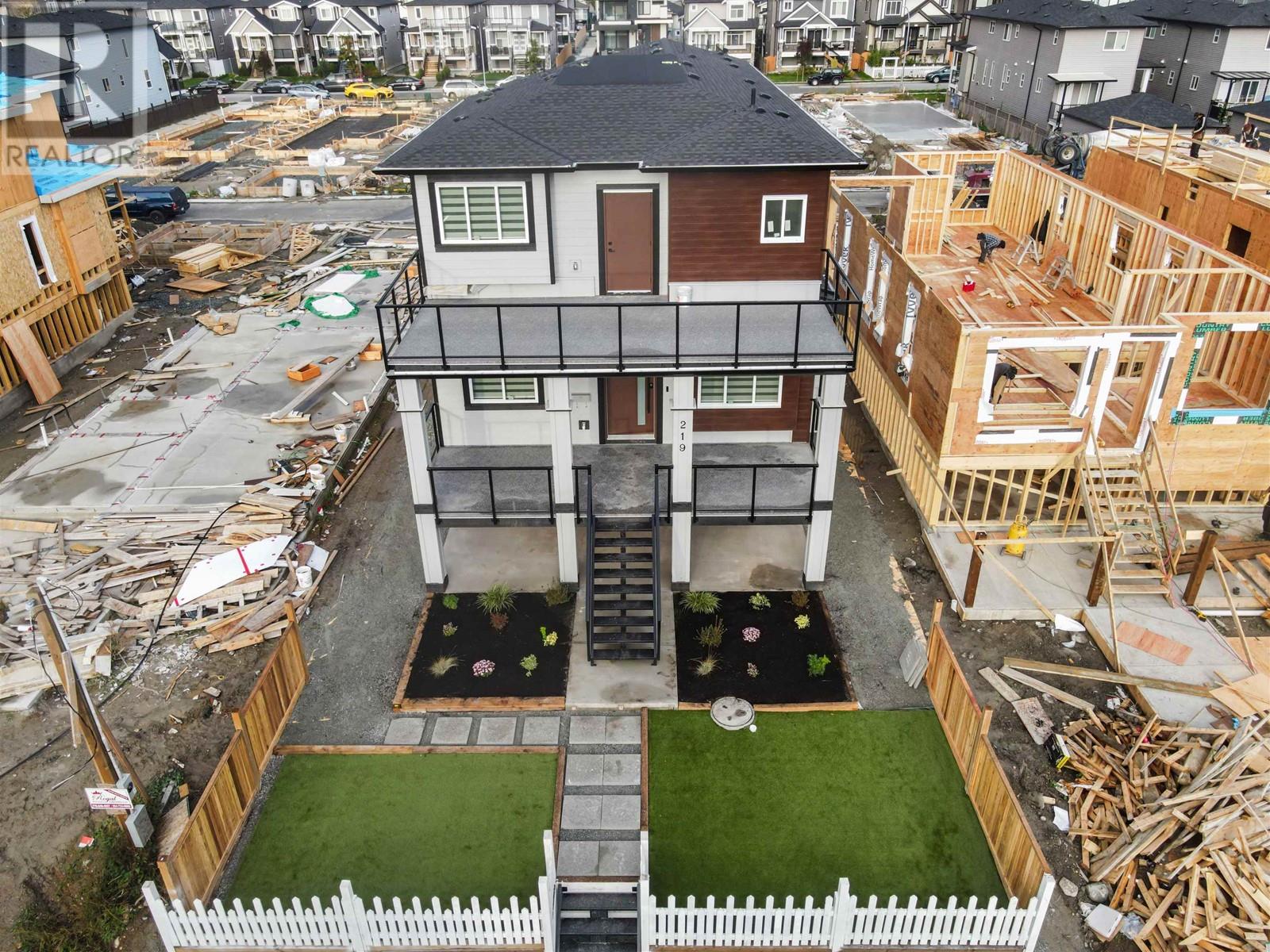 219 Jardine Street, New Westminster, British Columbia  V3M 5M4 - Photo 37 - R2823813