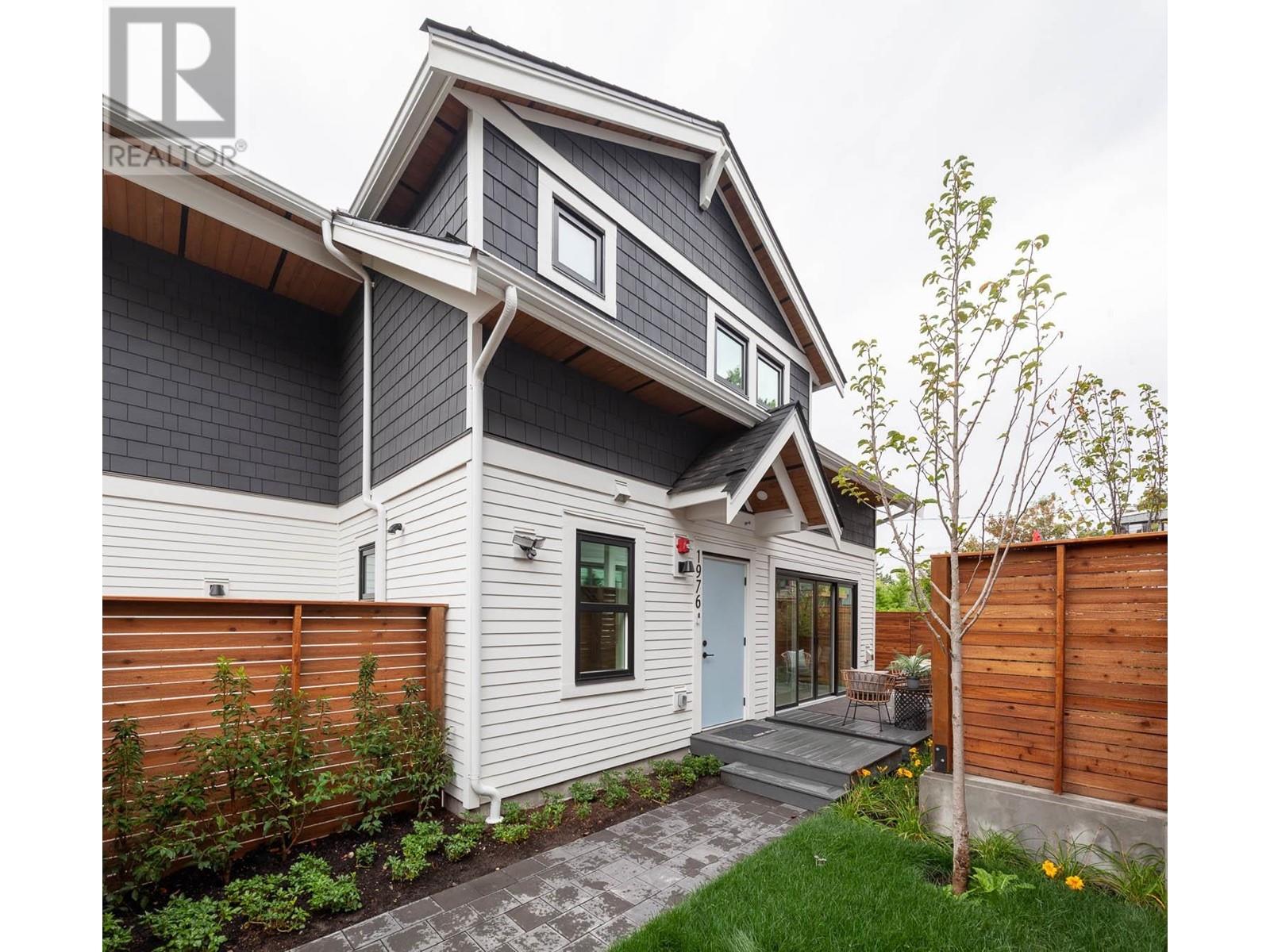 1976 E 7th Avenue, Vancouver, British Columbia  V5N 1S4 - Photo 2 - R2823959