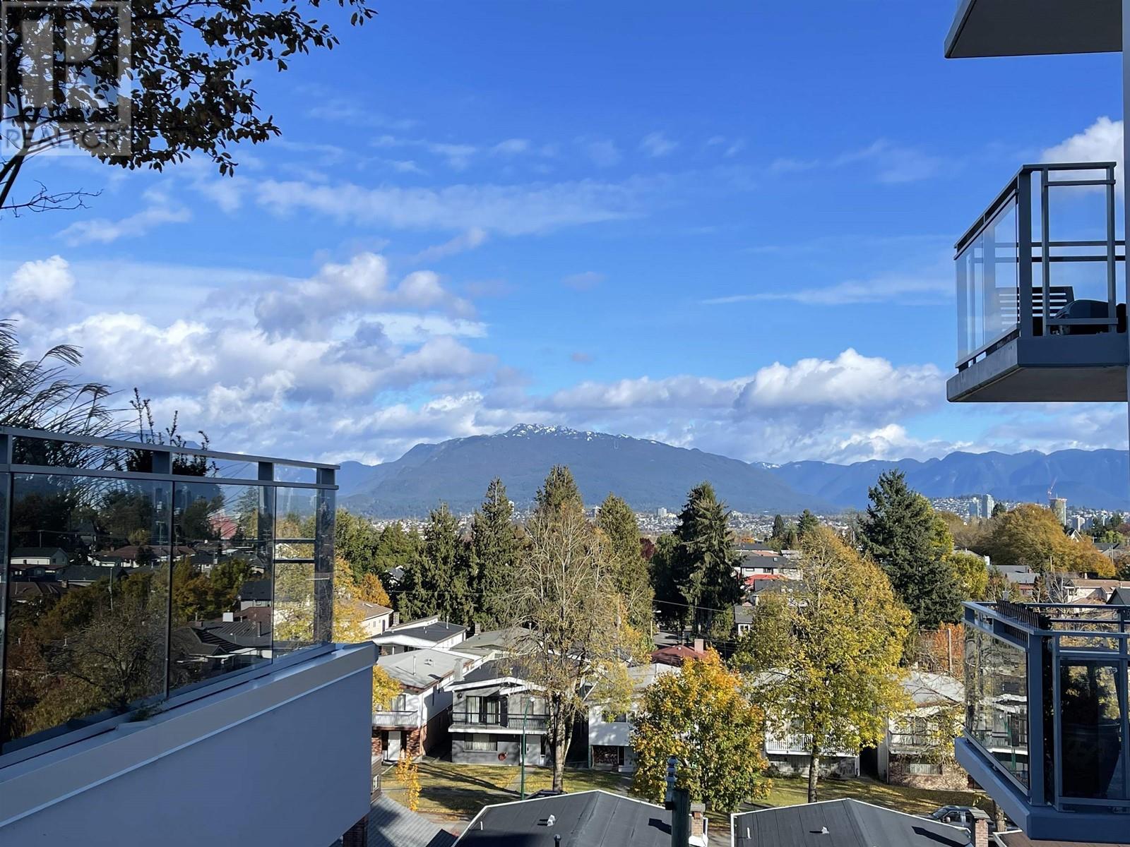 404 2455 Kingsway, Vancouver, British Columbia  V5R 5G8 - Photo 2 - R2823962