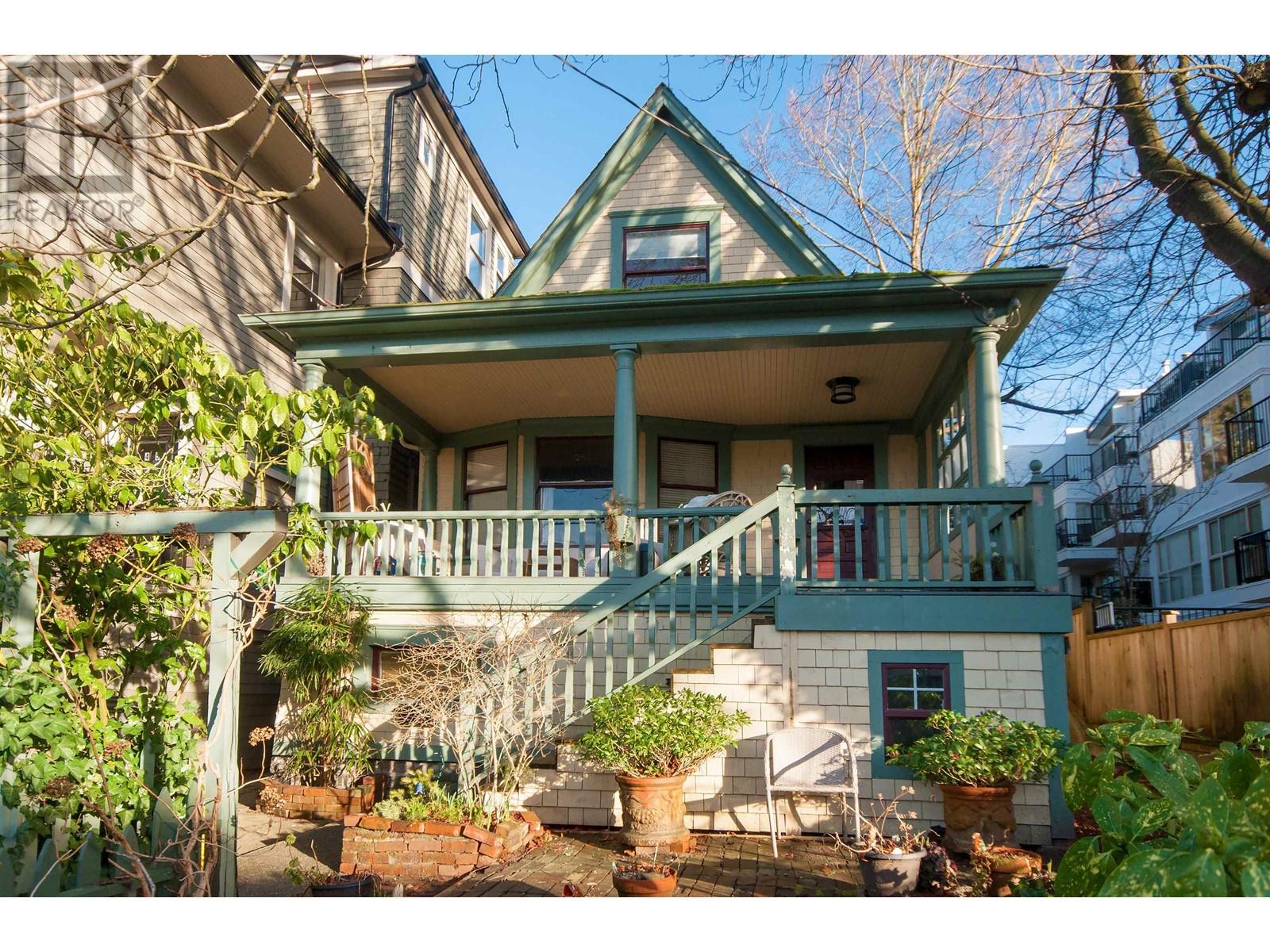 1928 STEPHENS STREET, vancouver, British Columbia
