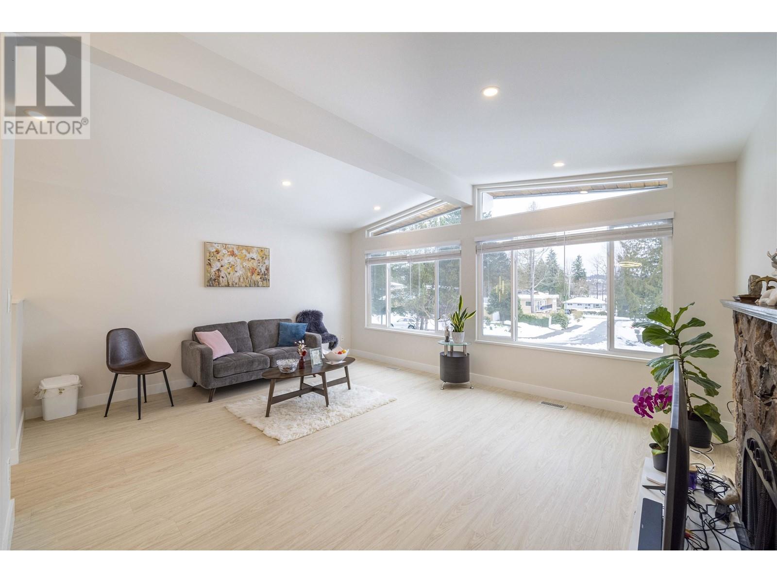 3345 Cardinal Drive, Burnaby, British Columbia  V5A 2T7 - Photo 7 - R2824008