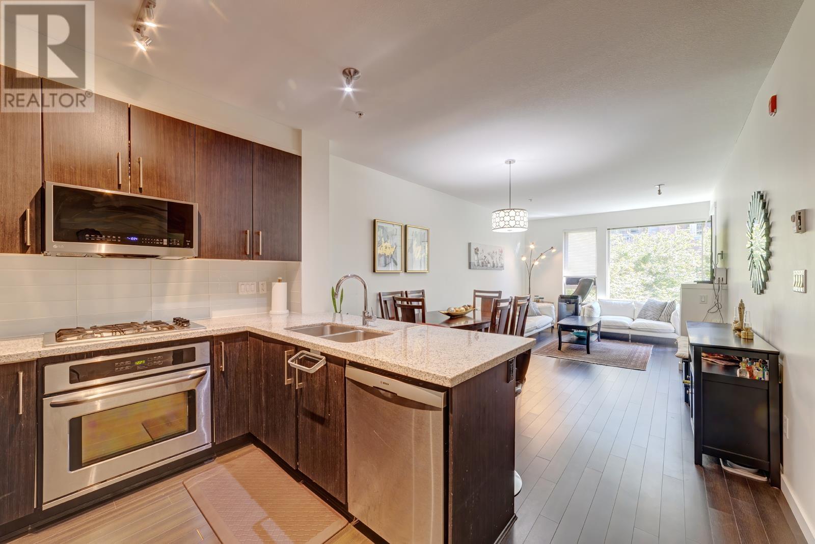 205 139 W 22ND STREET, north vancouver, British Columbia
