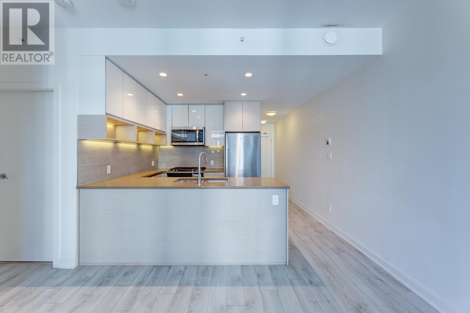 701 8850 UNIVERSITY CRESCENT, vancouver, British Columbia