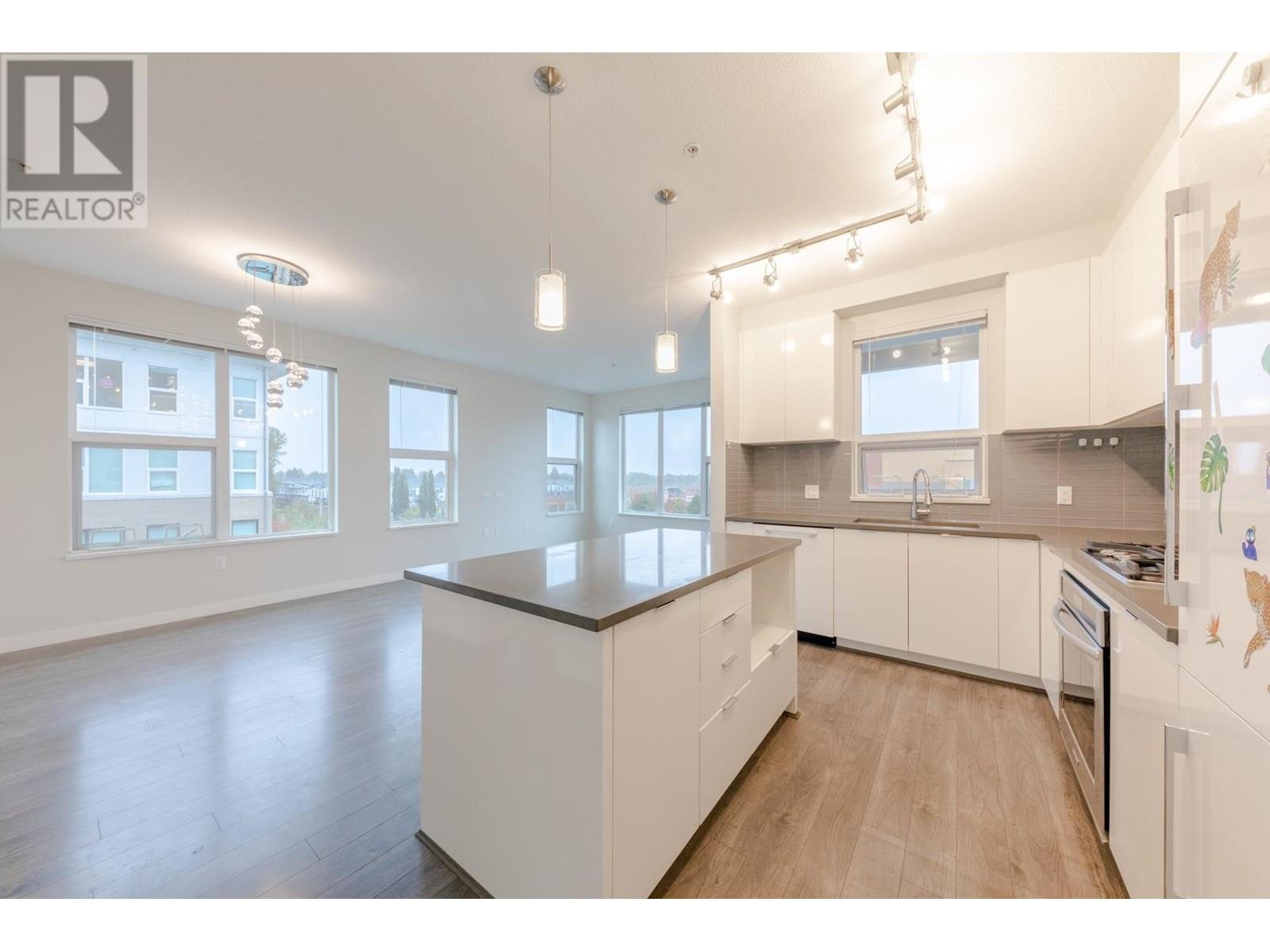 403 9311 ALEXANDRA ROAD, richmond, British Columbia