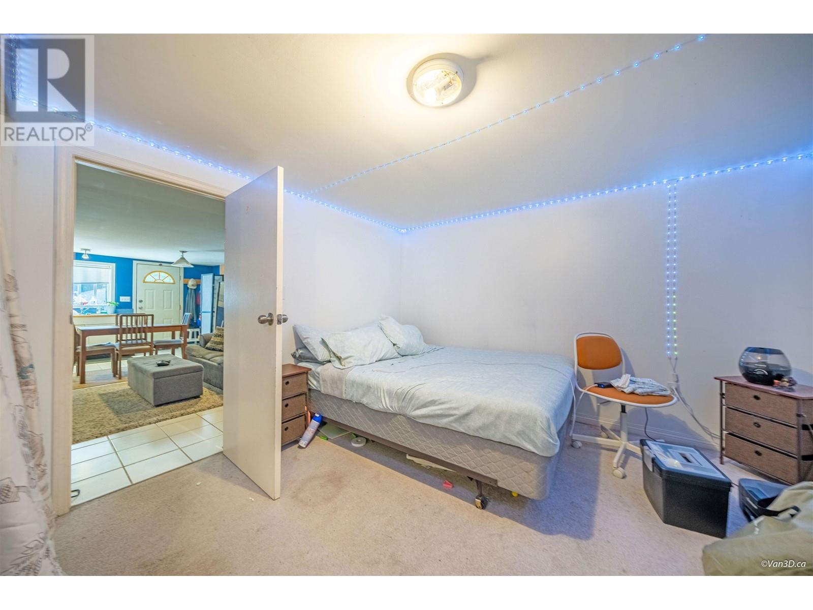 413 Garrett Street, New Westminster, British Columbia  V3L 3S1 - Photo 3 - R2822327