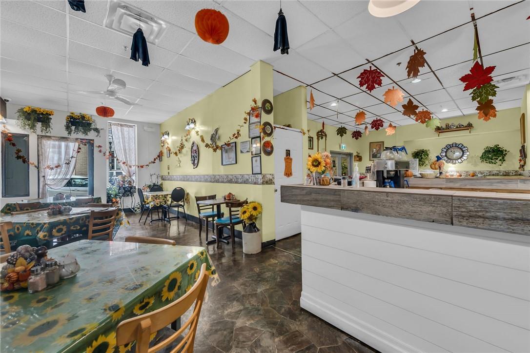 209 Chestnut Street, Dunnville, Ontario  N1A 2H2 - Photo 15 - H4151362