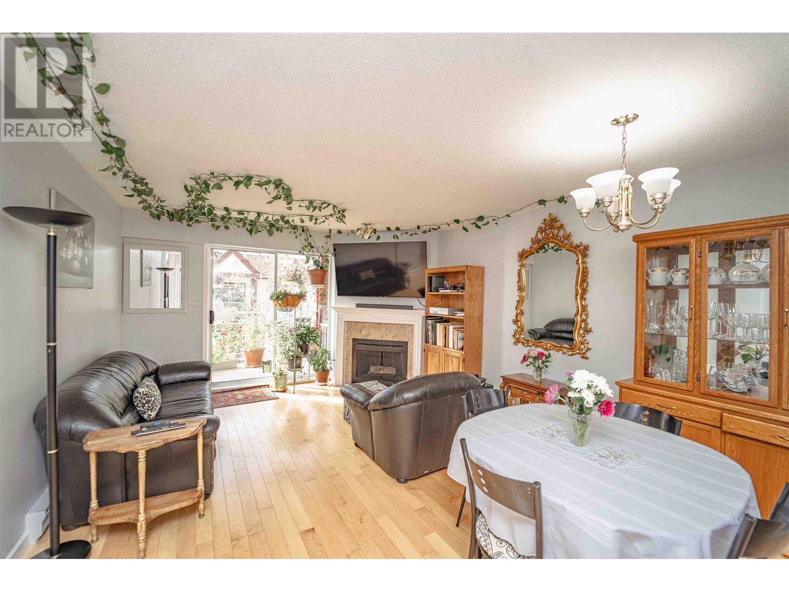 304 3668 Rae Avenue, Vancouver, British Columbia  V5R 6A7 - Photo 6 - R2822826
