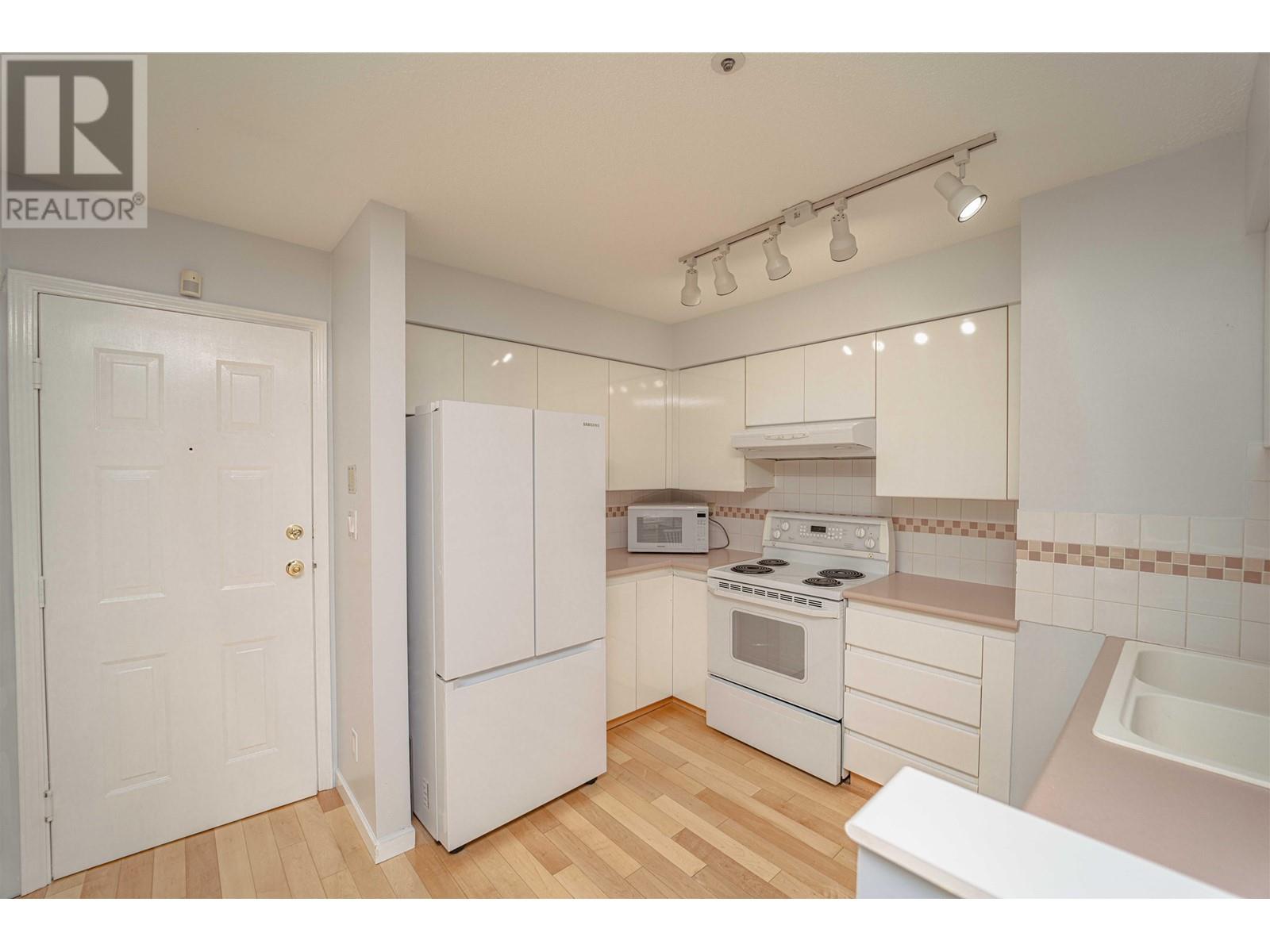 304 3668 Rae Avenue, Vancouver, British Columbia  V5R 6A7 - Photo 11 - R2822826